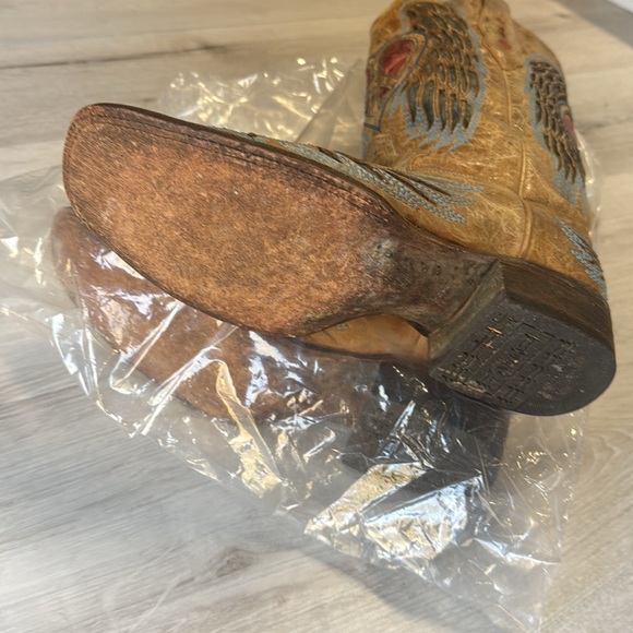 CORRAL Vintage Distressed Wings Hearts & Peace A1976 distressed boots Size 9.5 - Picture 13 of 15